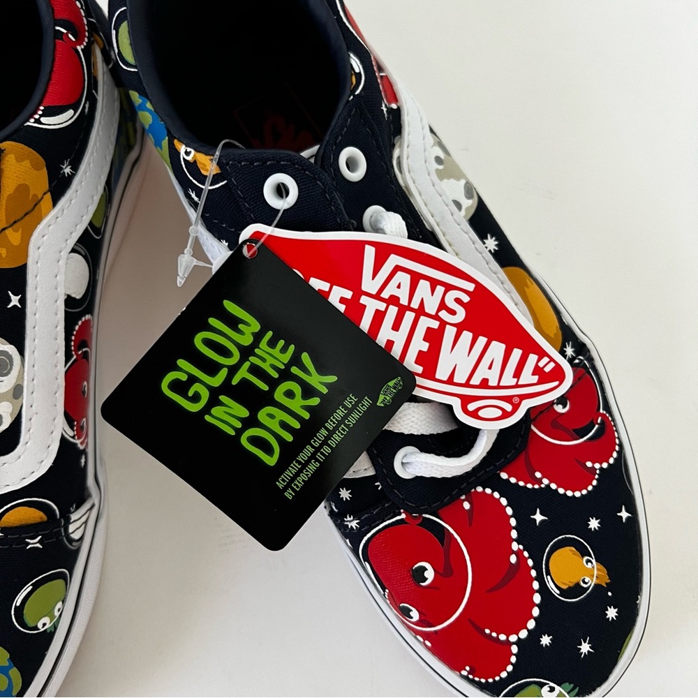 Vans Kids Ward Glow Fish Sneaker- Little Kids - New In Box - Reemoly - Picture 8 of 16